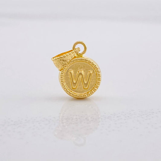 Dije Circulo Letra W 0.45g / 1.5cm Oro Amarillo 18K
