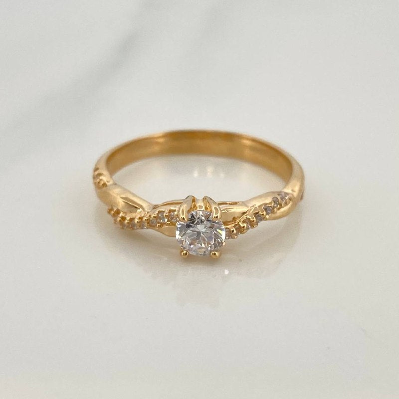 Anillo Solitario Entrelazado 3.35gr / T8 1/4 / Oro Amarillo 18K &