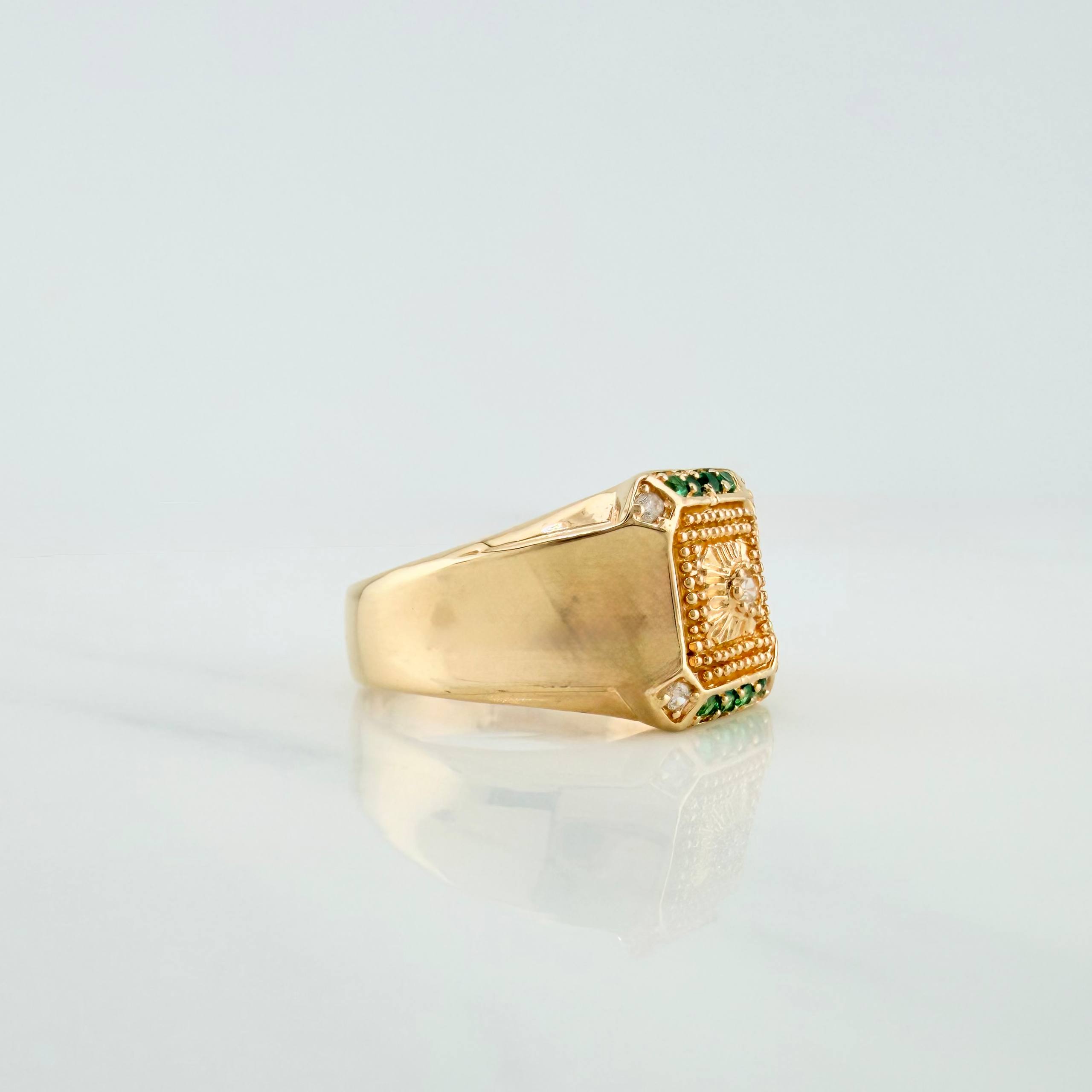 Anillo Cuadro 5.9 g / T10 Oro Amarillo 18K