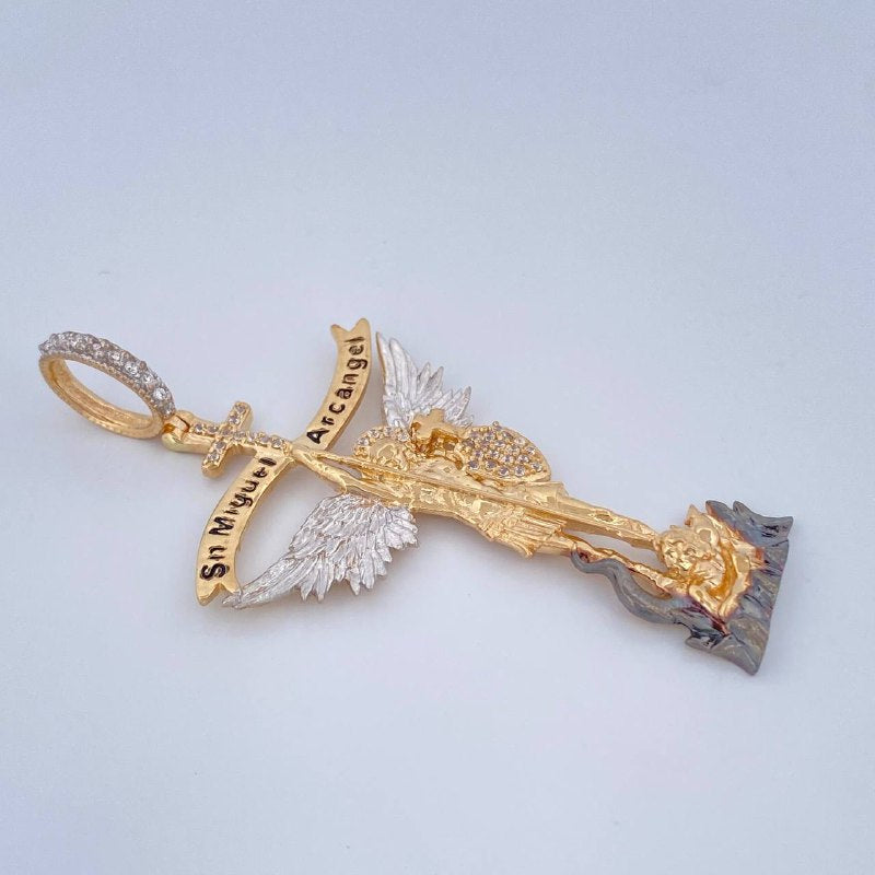 Dije San Miguel Arcángel 7.25gr / 6.3cm / Tres Oros 18K $