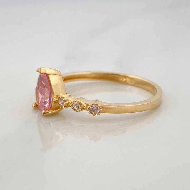 Anillo Solitario Gota 2.1 g / T6 1/2 Oro Amarillo 18K