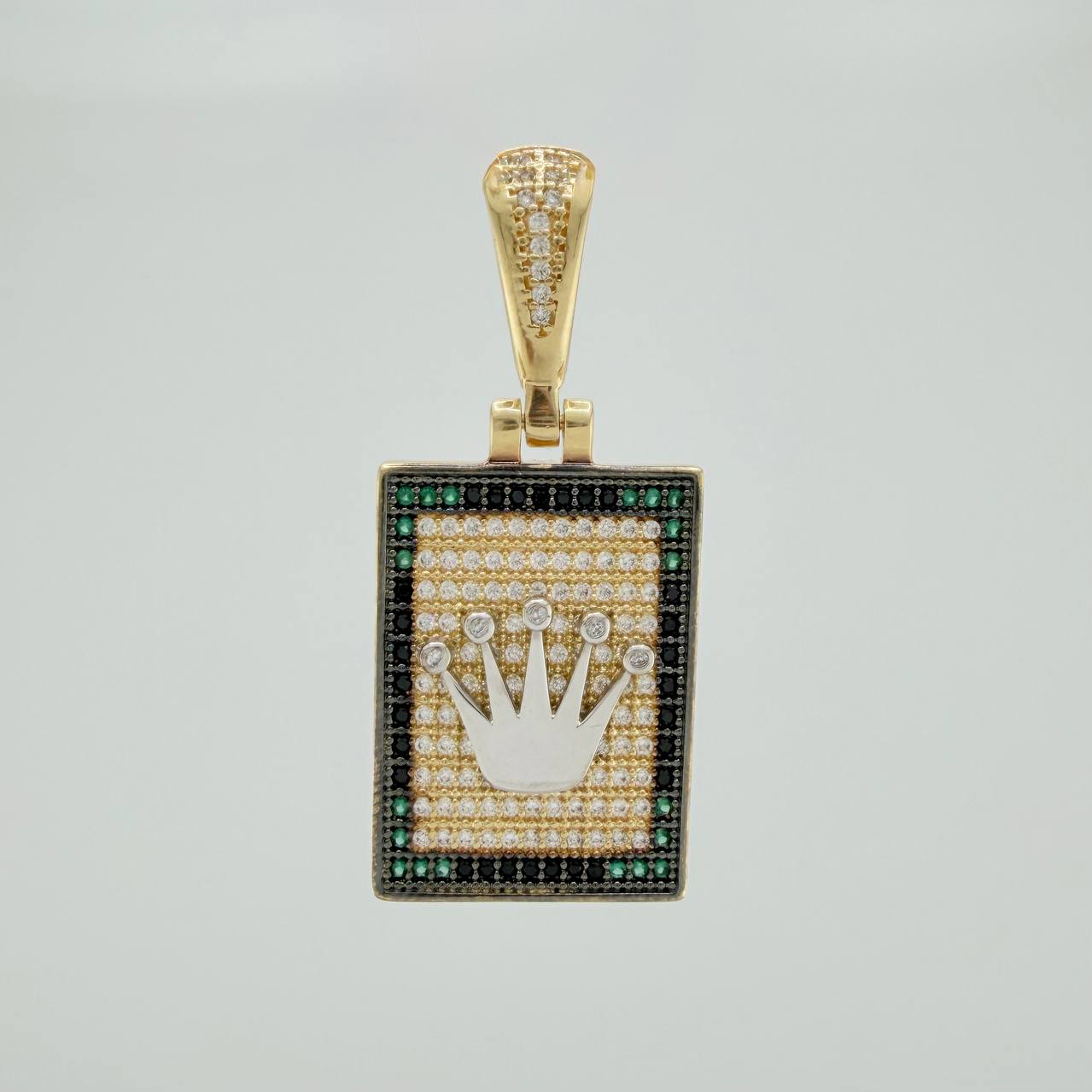 Dije Placa Corona 7.95 g / 4.1 cm Tres Oros 18K