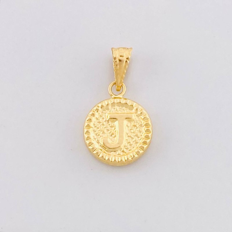 Dije Circulo Letra J 0.6g / 1.7cm Oro Amarillo 18K