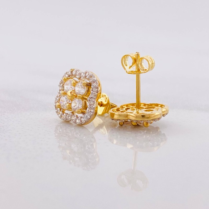 Topos Trebol 2.8g / 9.79mm Oro Amarillo 18K