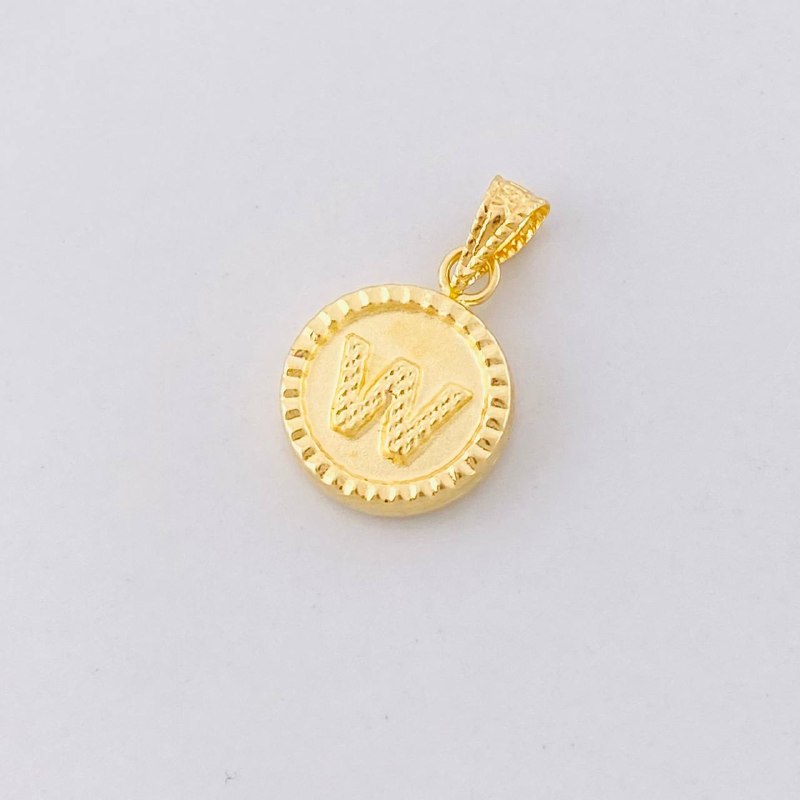 Dije Circulo Letra W 0.6g / 1.7cm Oro Amarillo 18K