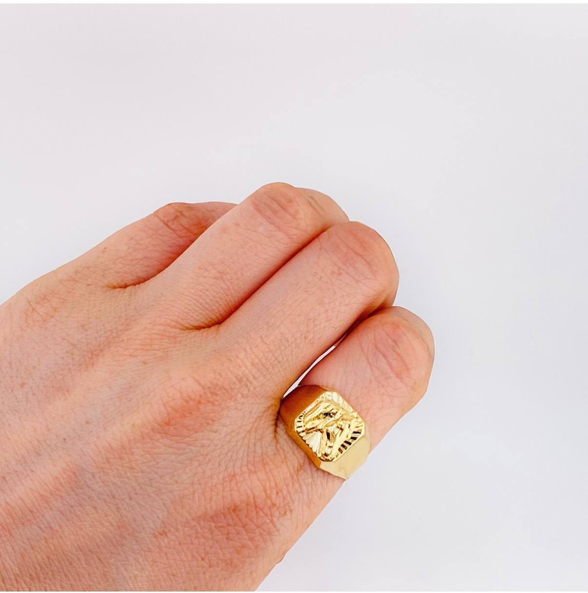 Anillo Sello Caballo 3.05 g / T9 3/4 Oro Amarillo 18K
