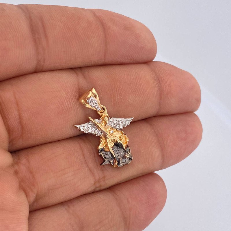 Dije San Miguel Arcángel 2.85gr / 2.8cm / Tres Oros 18K $