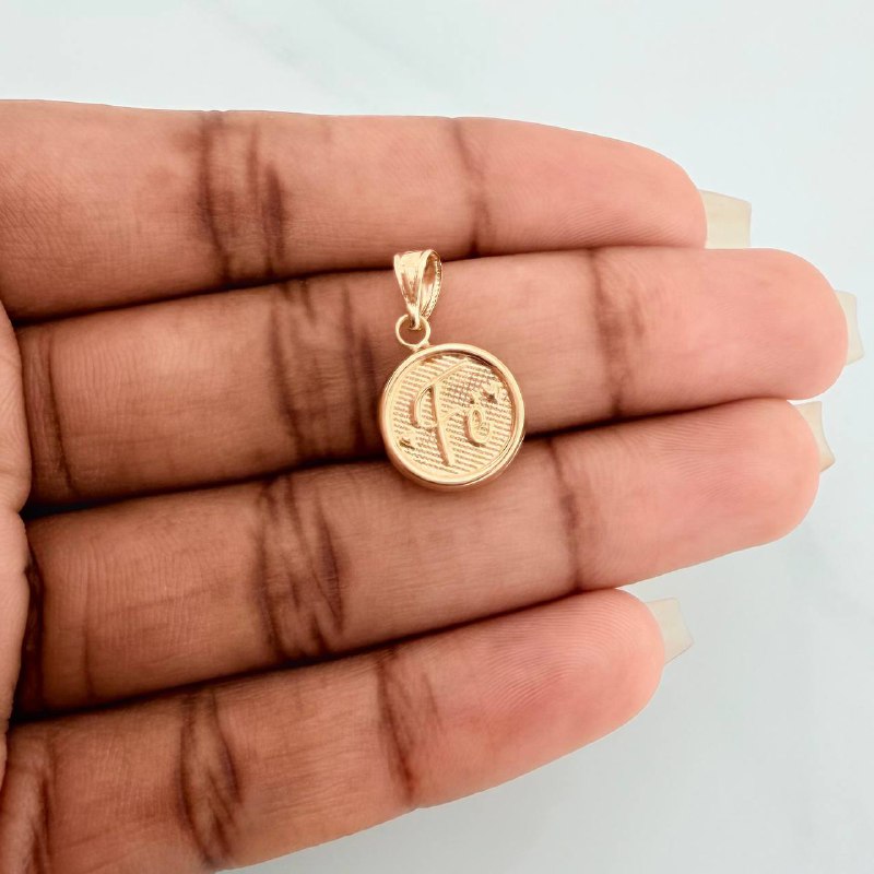 Dije Fe 0.9gr / 2cm / Oro Amarillo 18K %