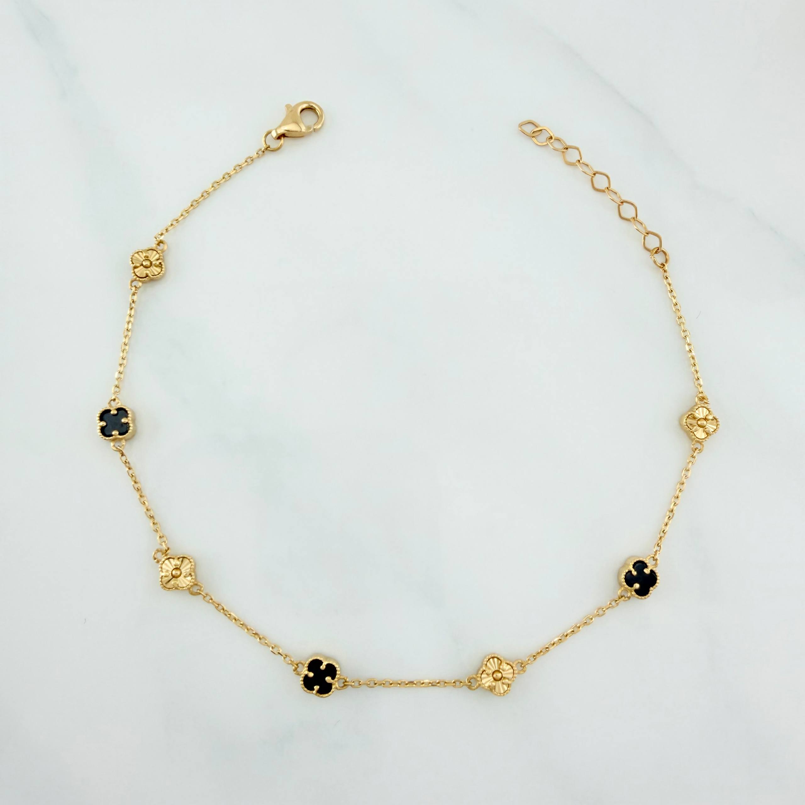 Pulso Trebol Aro Seguido 3.2 g / 21.8 cm / 4.8 mm Oro Amarillo 18K