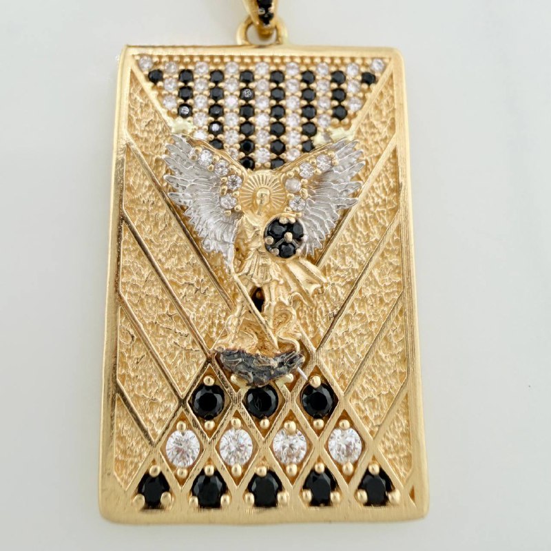 Dije Placa San Miguel Arcangel 9.05 g / 4.3 cm Tres Oros 18K