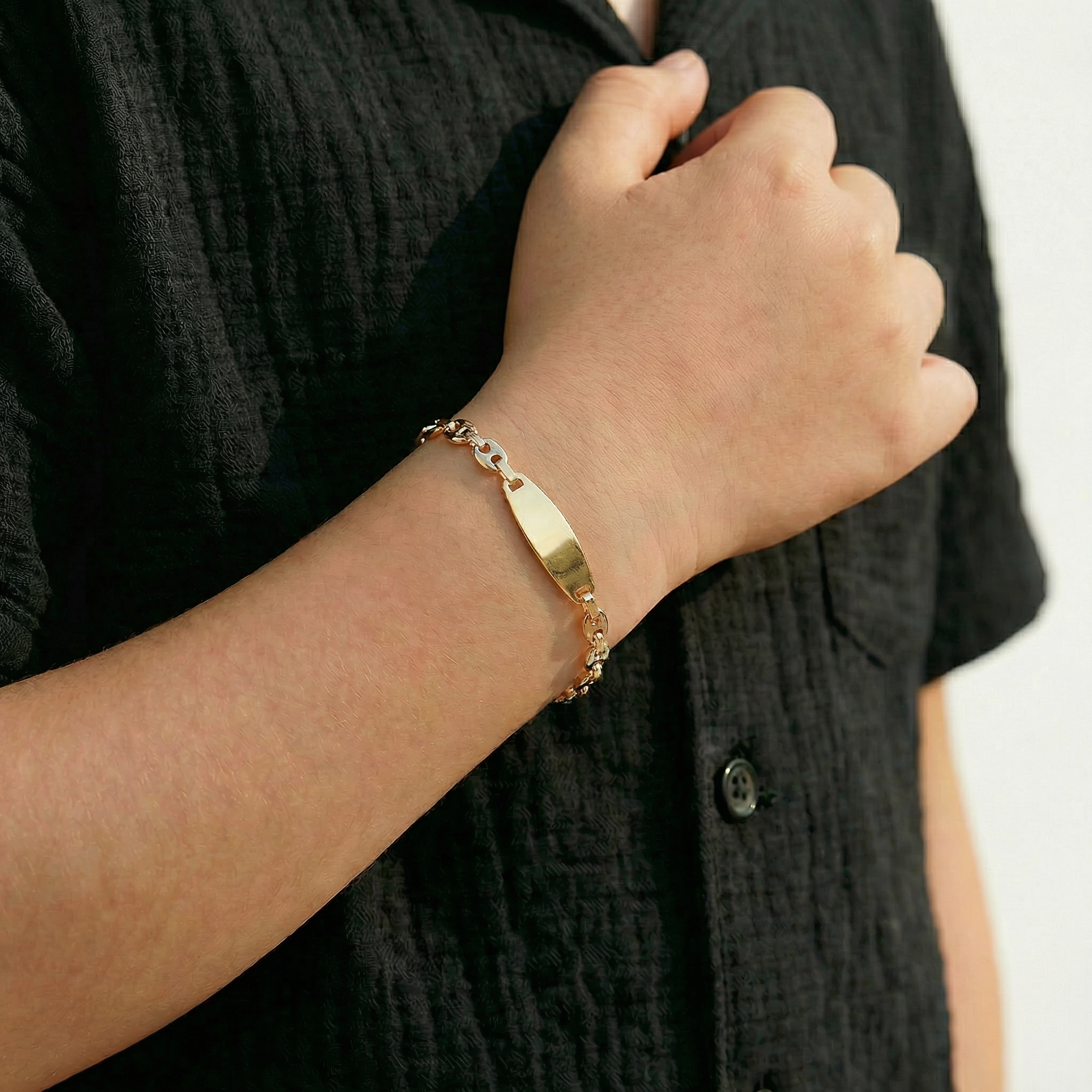 Pulso Bebé Gc Placa Ovalada Lisa 1.45gr / 14.5cm / 3.2mm Tres Oros 18K ©