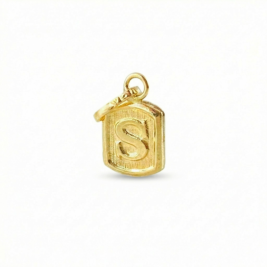 Dije Letra S 0.3 g / 1.4 cm Oro Amarillo 18K