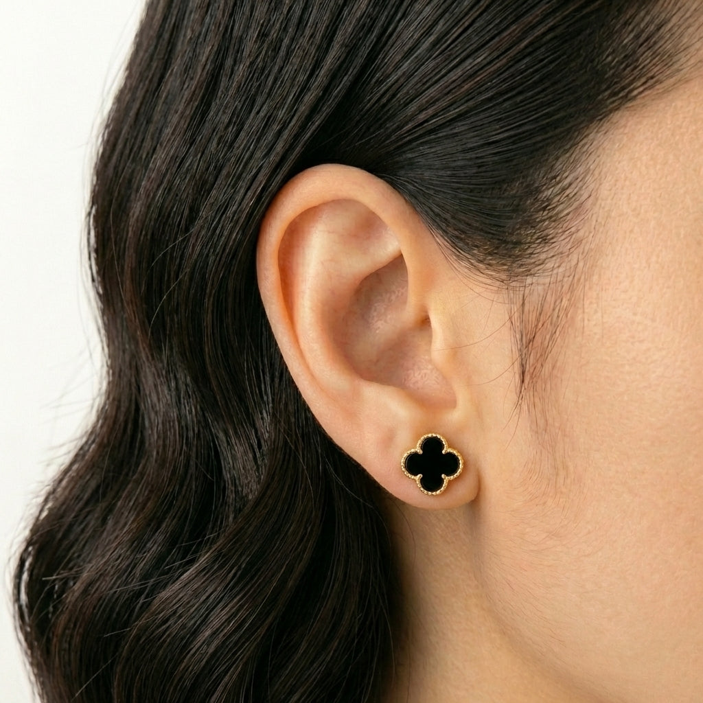 Topos Trebol Onix Negro 2.2 g / 8.45 mm Oro Amarillo 18K