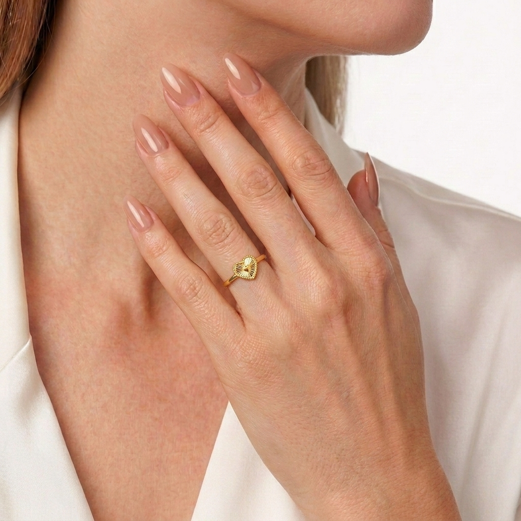 Anillo Corazón Diamantado 1 g / T6 3/4 Oro Amarillo 18K