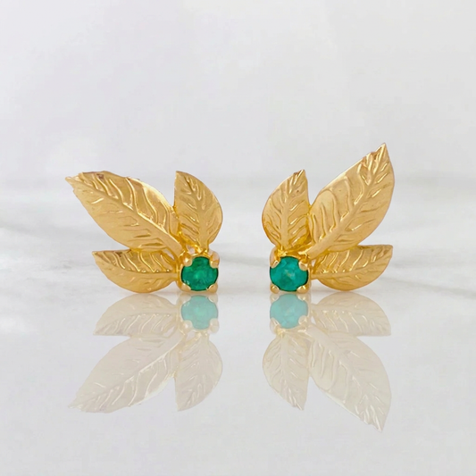 Topos Hoja Triple 2.3gr / 1.4cm / Esmeraldas 18pts - Broche Mariposa Oro Amarillo (Joya)