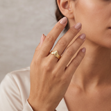 Anillo Curva Enlazada 1.65 g / T8 Oro Amarillo 18K