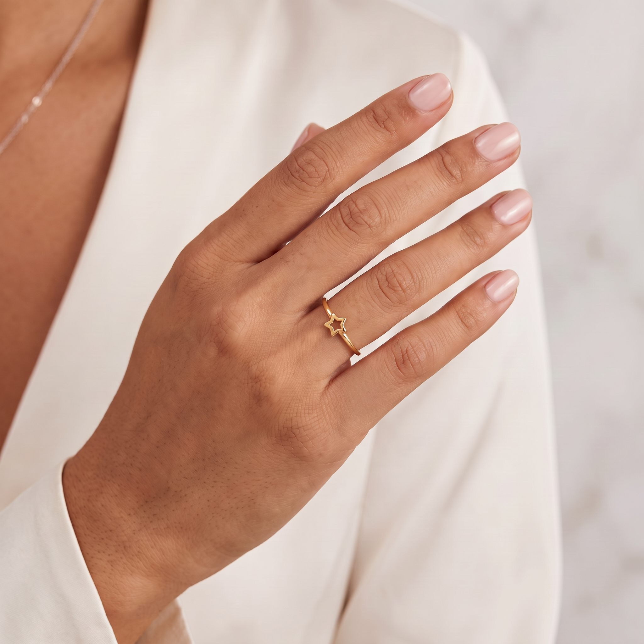 Anillo Silueta Estrella 1.35gr / T4 1/2 / Oro Amarillo