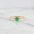 Anillo Solitario Seis Garras Esmeralda 10pts 0.85g / T5 1/4 Oro Amarillo 18K