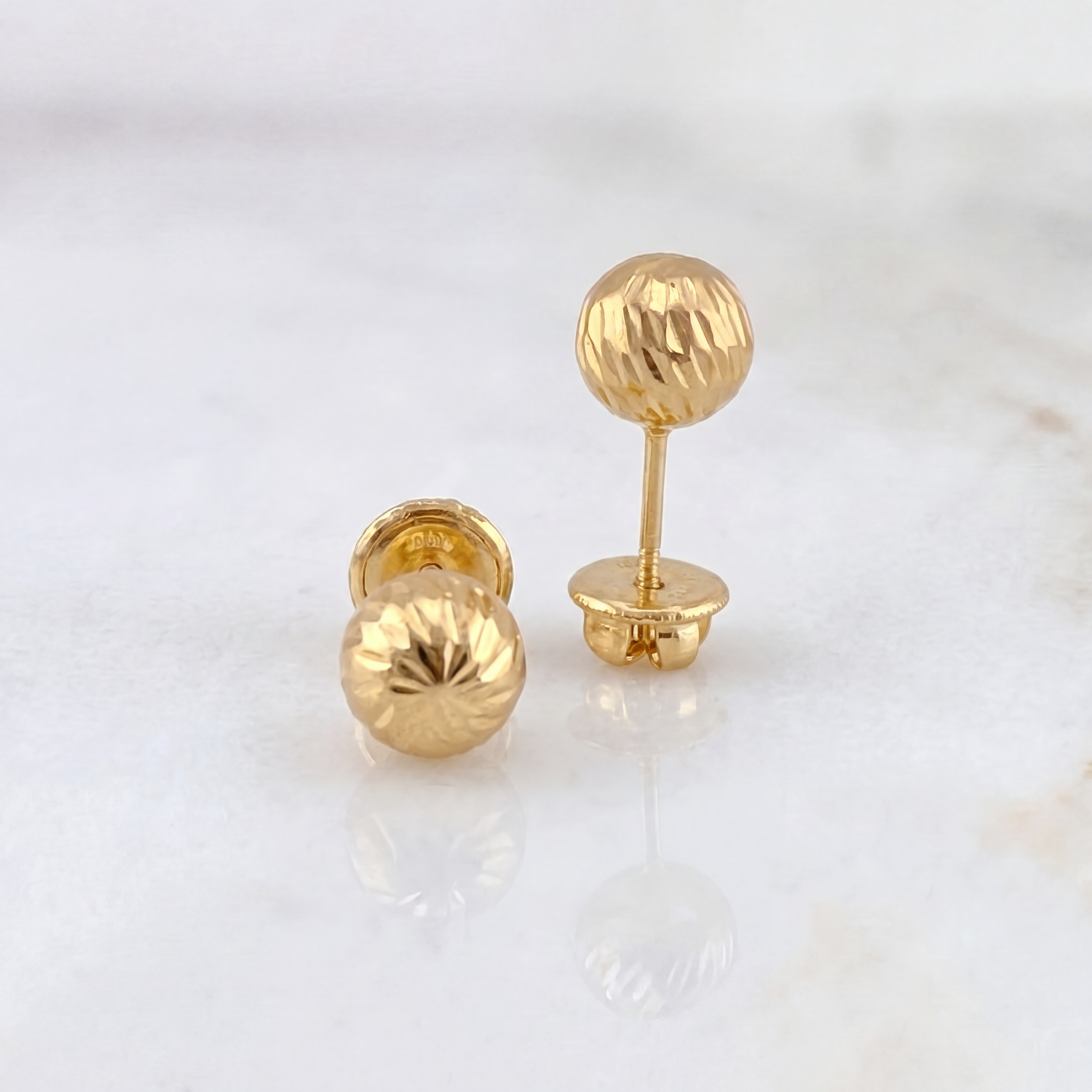 Topos Bola Diamantada 0.8 g / 6 mm Oro Amarillo 18K