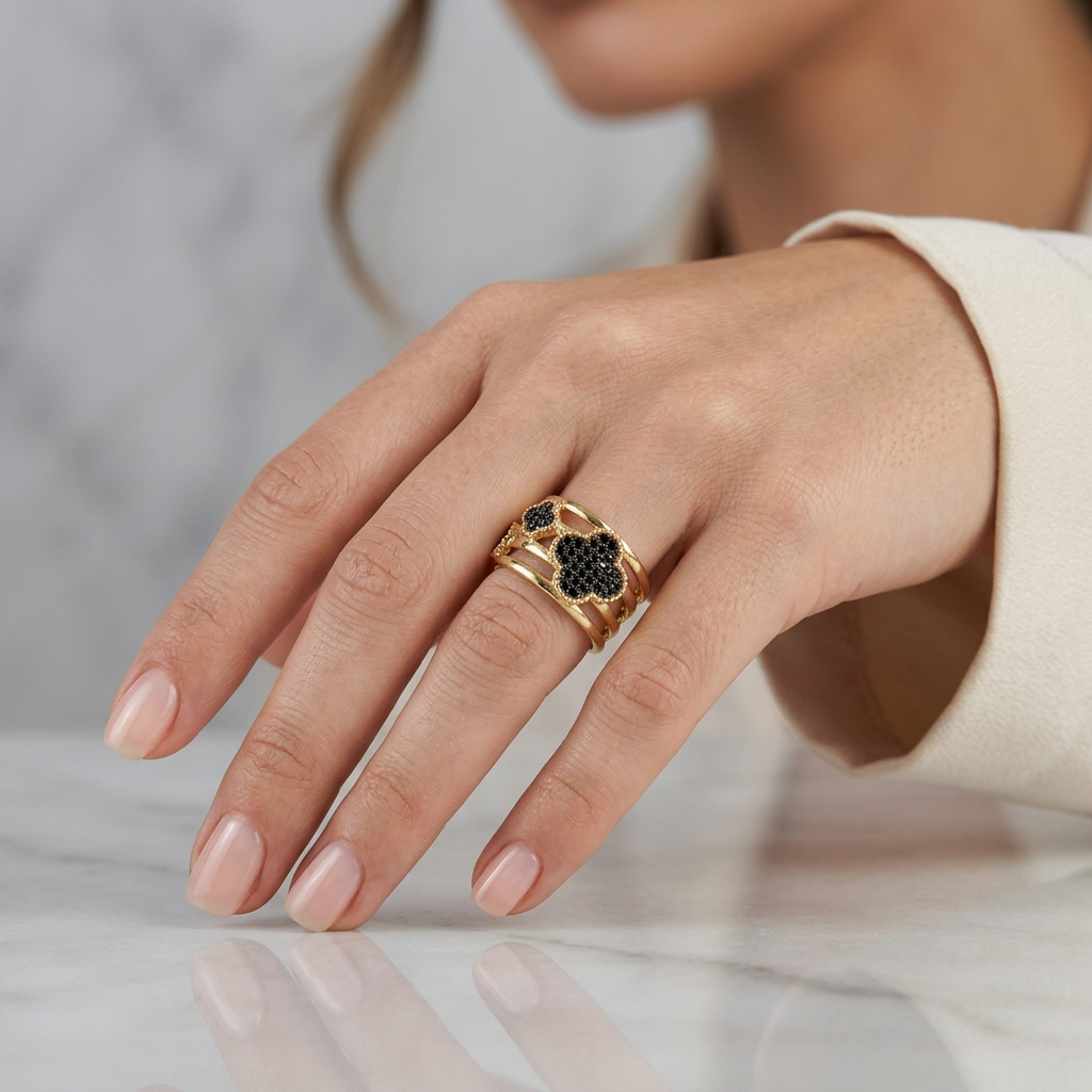 Anillo Trebol 4.35gr / T5 3/4 / Dos Oros Negro Amarillo 18K