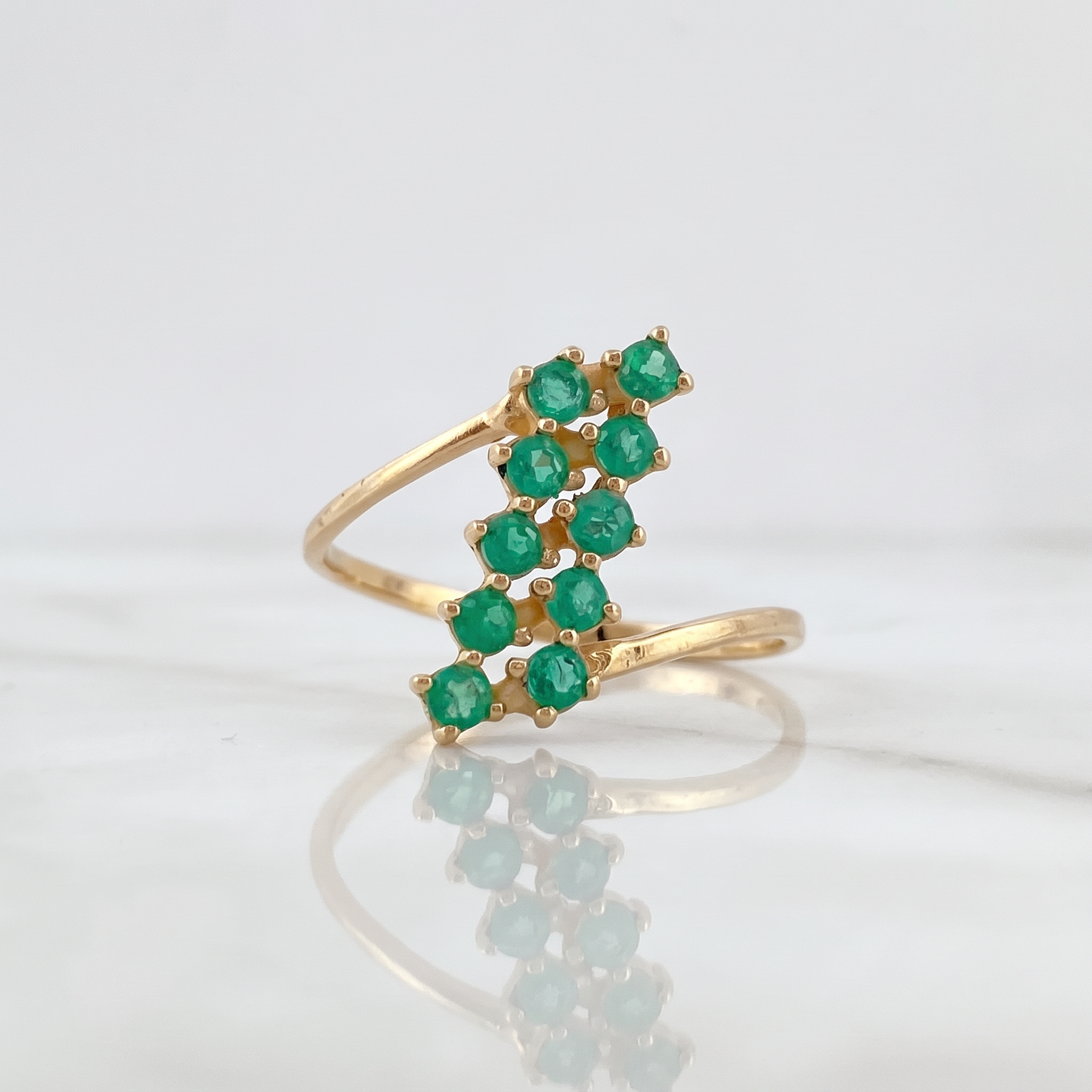 Anillo Arabe Doble Esmeraldas 40pts 2.05gr / T8 1/2 / Oro Amarillo 18K