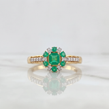 Anillo Halo Churumbela Esmeralda 37pts 3.05gr / T7 1/4 / Dos Oros Amarillo Blanco 18K %
