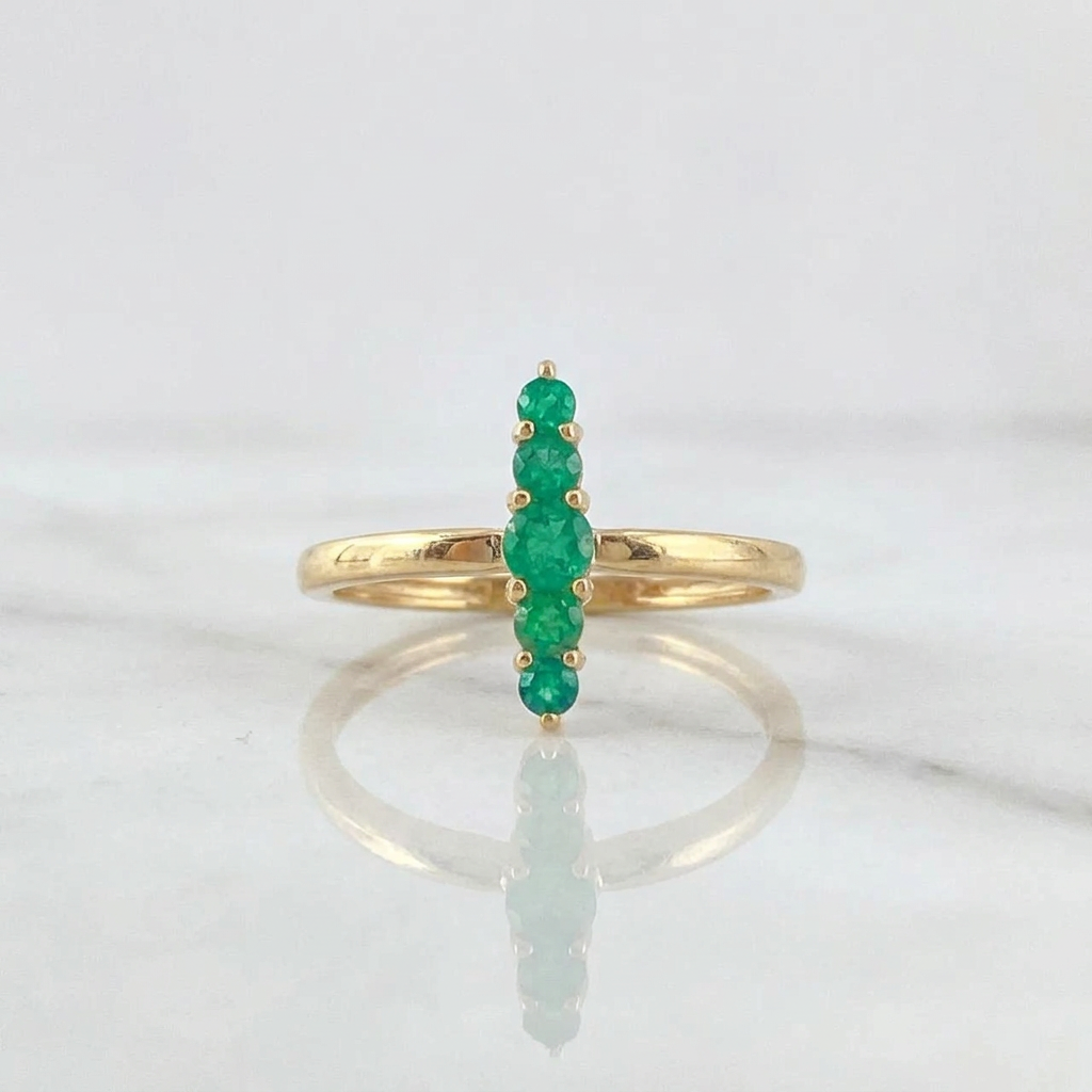 Anillo Linea Esmeralda 35pts 2.25gr / T5 1/2 / Dos Oros Amarillo Blanco 18K