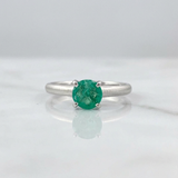 Anillo Solitario Redondo Esmeralda 70pts 2.55gr / 6.75cm / Oro Blanco 18K %
