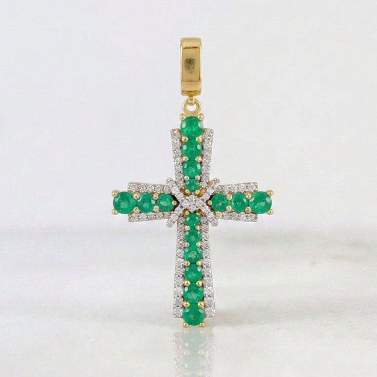 Dije Cruz Penitencia Esmeralda 1.34 Qts Diamantes 50 Pts 9gr / 4.6cm / Dos Oros Amarillo Blanco 18K