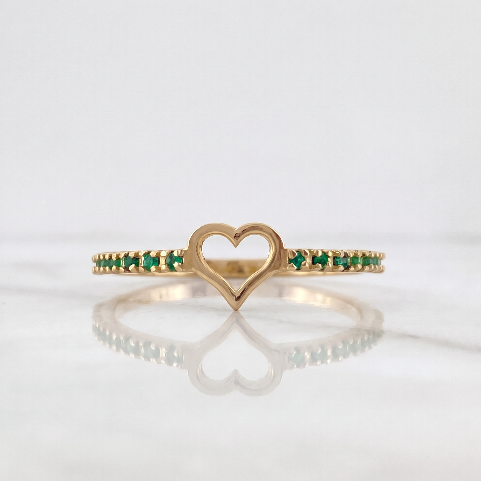 Anillo Corazon Esmeraldas 20Pts 1.35gr / T7 / Oro Amarillo 18K %