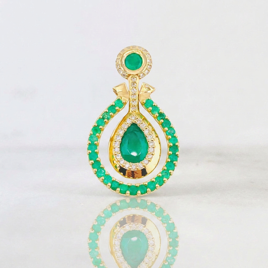 Dije Bastión Movil Esmeraldas 3.68 Qts Diamantes 55pts 9.45gr / 3.6cm / Oro Amarillo 18K