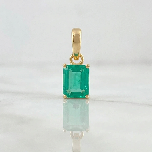 Dije Cuadrado Esmeralda 85Pts 0.9 g / 1.5 cm Oro Amarillo 18K