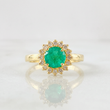 Anillo Solitario Flor Girasol Esmeralda 79pts Diamantes 16pts 3.75gr / T7 1/2 / Oro Amarillo 18K