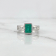 Anillo Rectangular Esmeralda 2,10 Qts Diamante 1,20 Qts 9.6gr / T7 1/2 / Oro Blanco 18K %