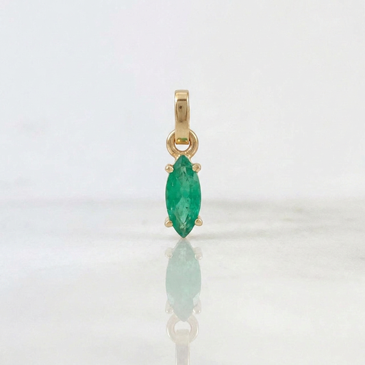 Dije Oval Esmeraldas 55 Pts 0.5gr / 1.3cm / Oro Amarillo 18K %