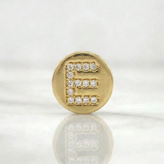 Dije Herraje Letra E 1.35gr / 1cm / Oro Amarillo 18K