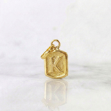 Dije Letra K Marco Texturizado 0.35gr / 1.5cm / Oro Amarillo 18K