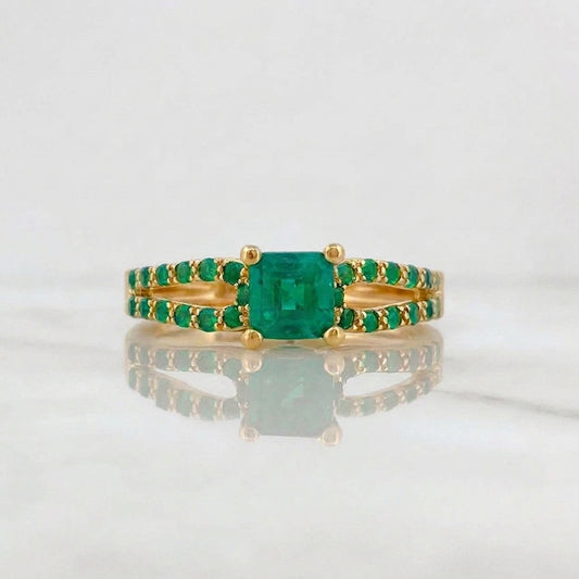 Anillo Cuadrado Esmeraldas 94 pts Diamantes 0.02 pts 3.5gr / T6 1/2 / Oro Amarillo 18K