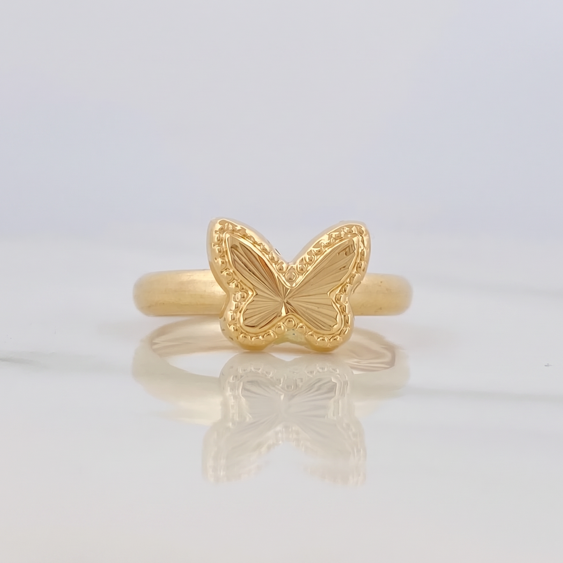 Anillo Mariposa Diamantada 0.7g / T5 Oro Amarillo 18K