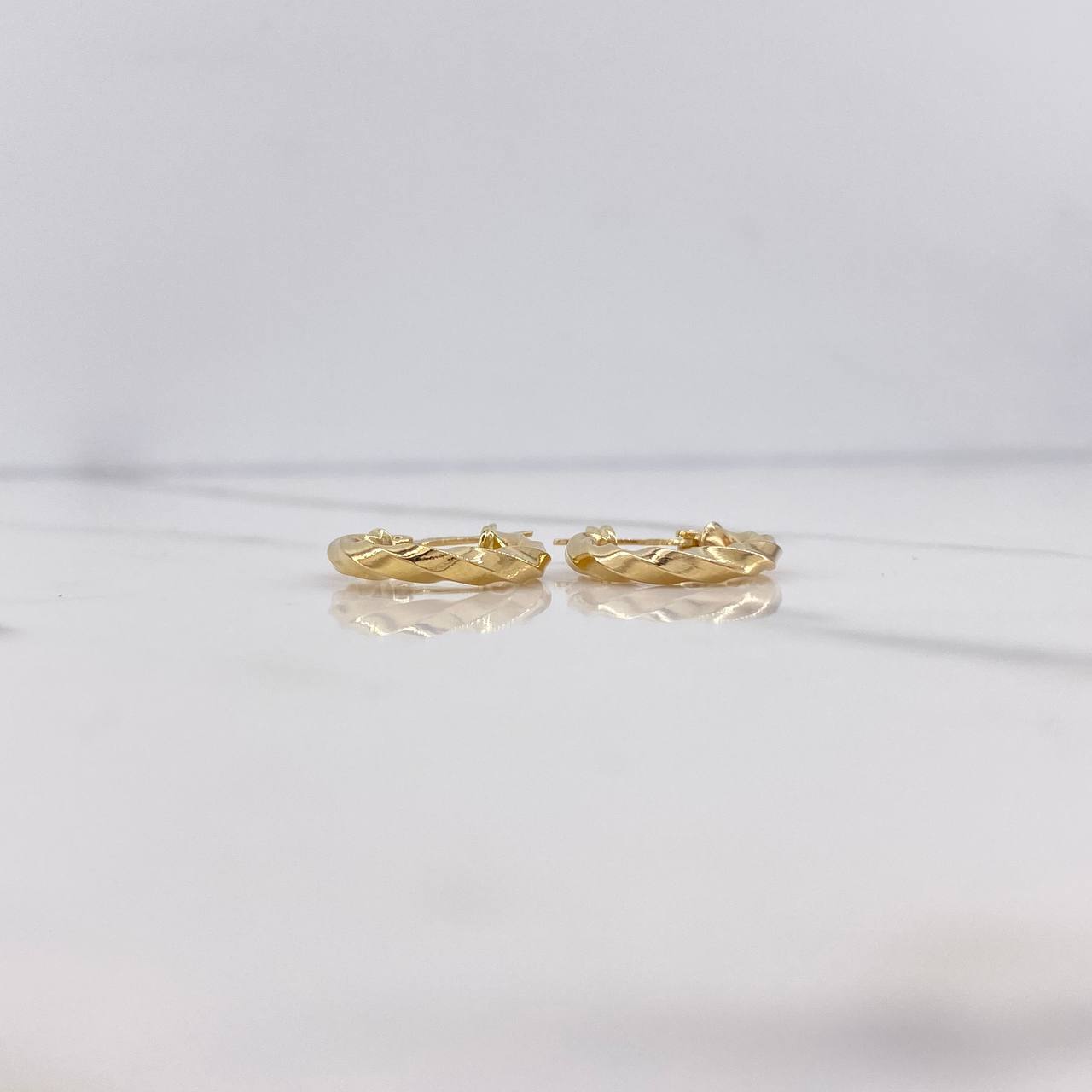 Candongas Kari 1.35gr / 1.8cm / Entorchadas Oro Amarillo &