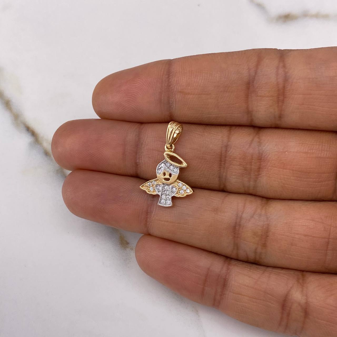 Dije Angel 1.3gr / 2cm / Circones Blancos Dos Oros Amarillo Blanco $
