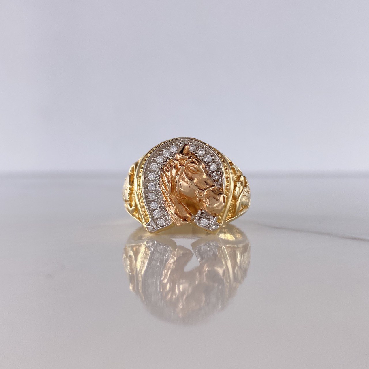 Anillo Herradura Caballo 8gr / T8 1/2 / Circones Blancos Tres Oros $