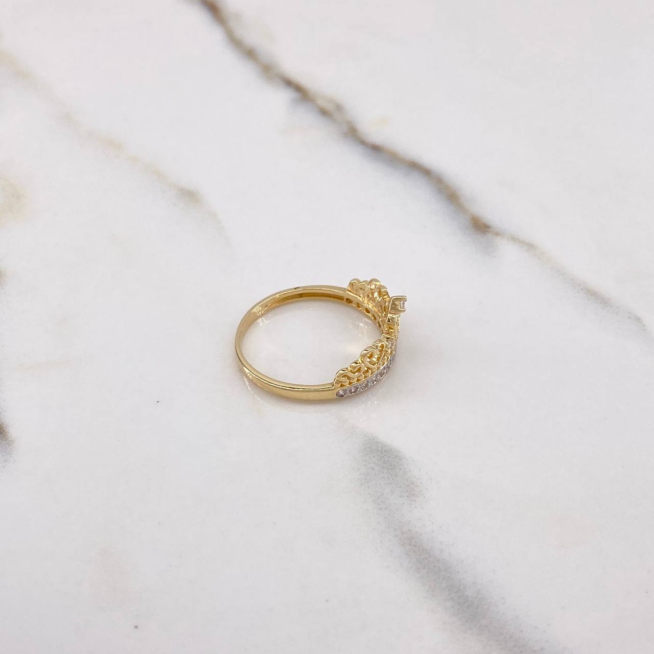 Anillo Corona Corazones 2.65gr / T7 / Circones Blancos Dos Oros Amarillo Blanco $