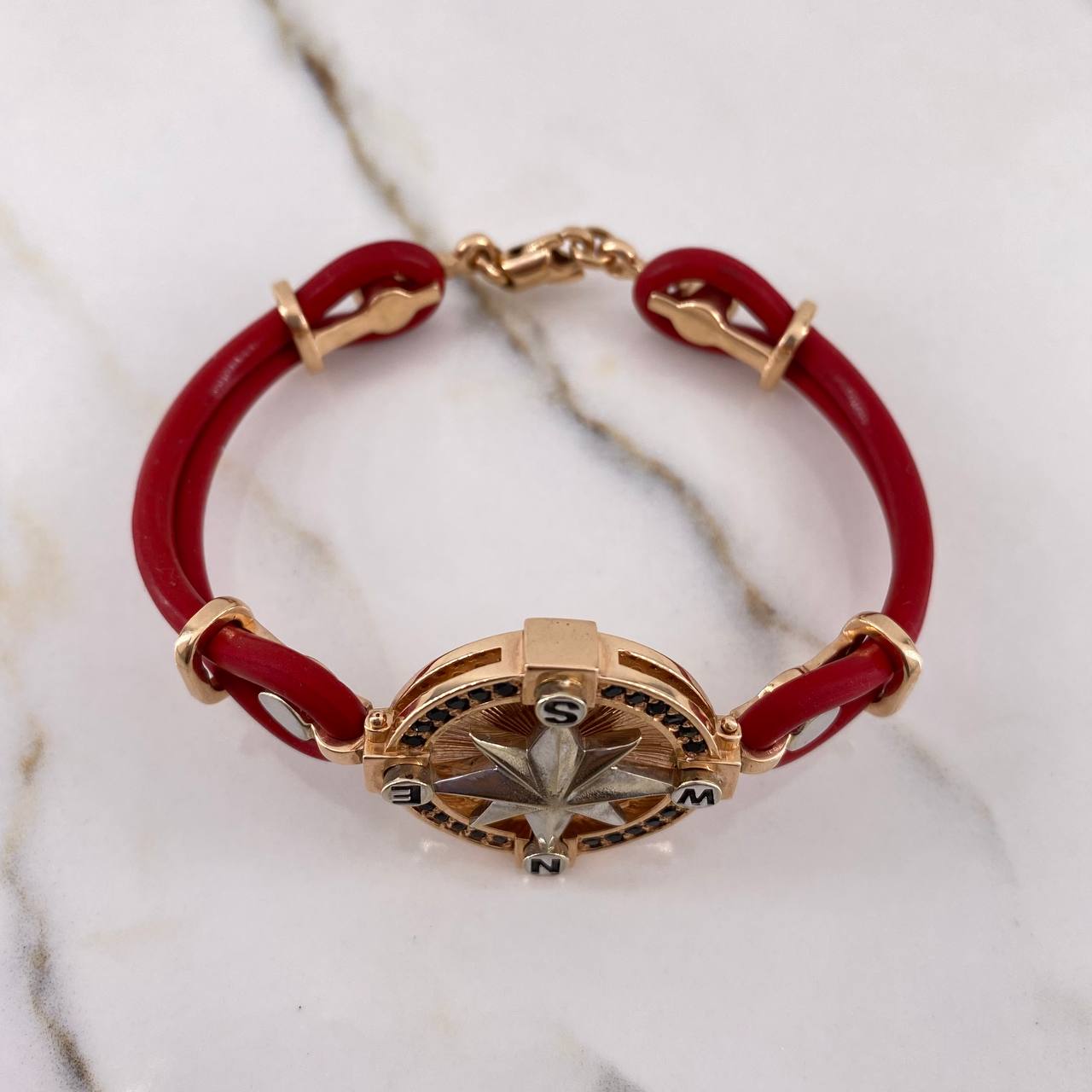 Pulso Brujula 33.85gr / 6.3cm / Circones Negros Cauchos Rojos Dos Oros Blanco Rosa $