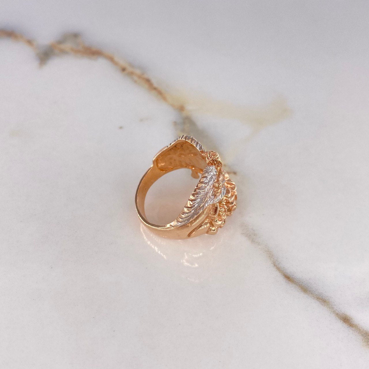 Anillo San Miguel Arcángel 11.55gr / T7 3/4 / Dos Oros Blanco Rosa $