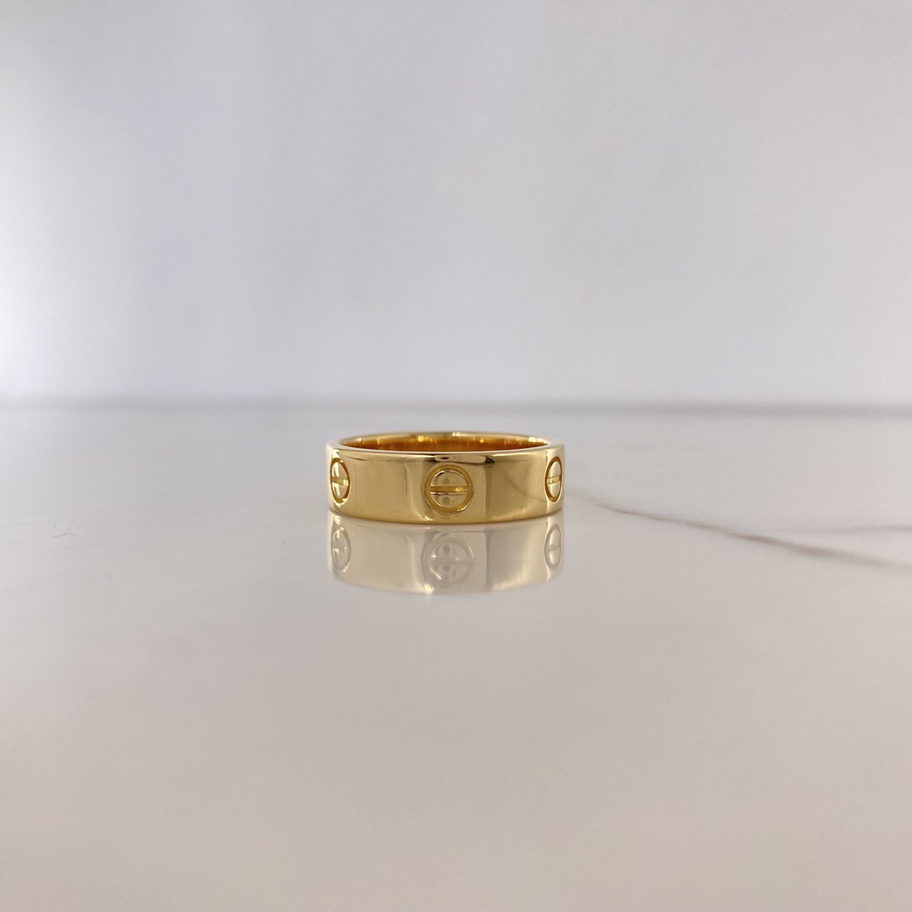 Anillo Argolla Tornillo 8.65gr / T9 1/4 / Oro Amarillo $