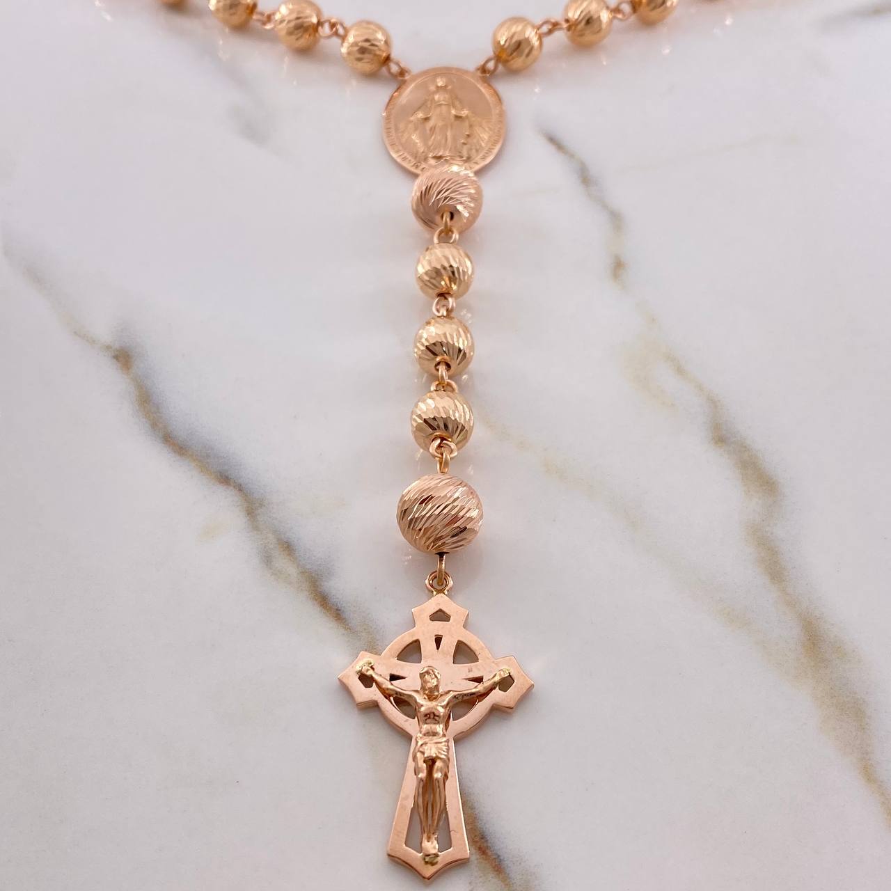 Rosario Virgen Milagrosa 44.2gr / 70cm / 8mm-10mm Bolas Diamantadas Oro Rosa $