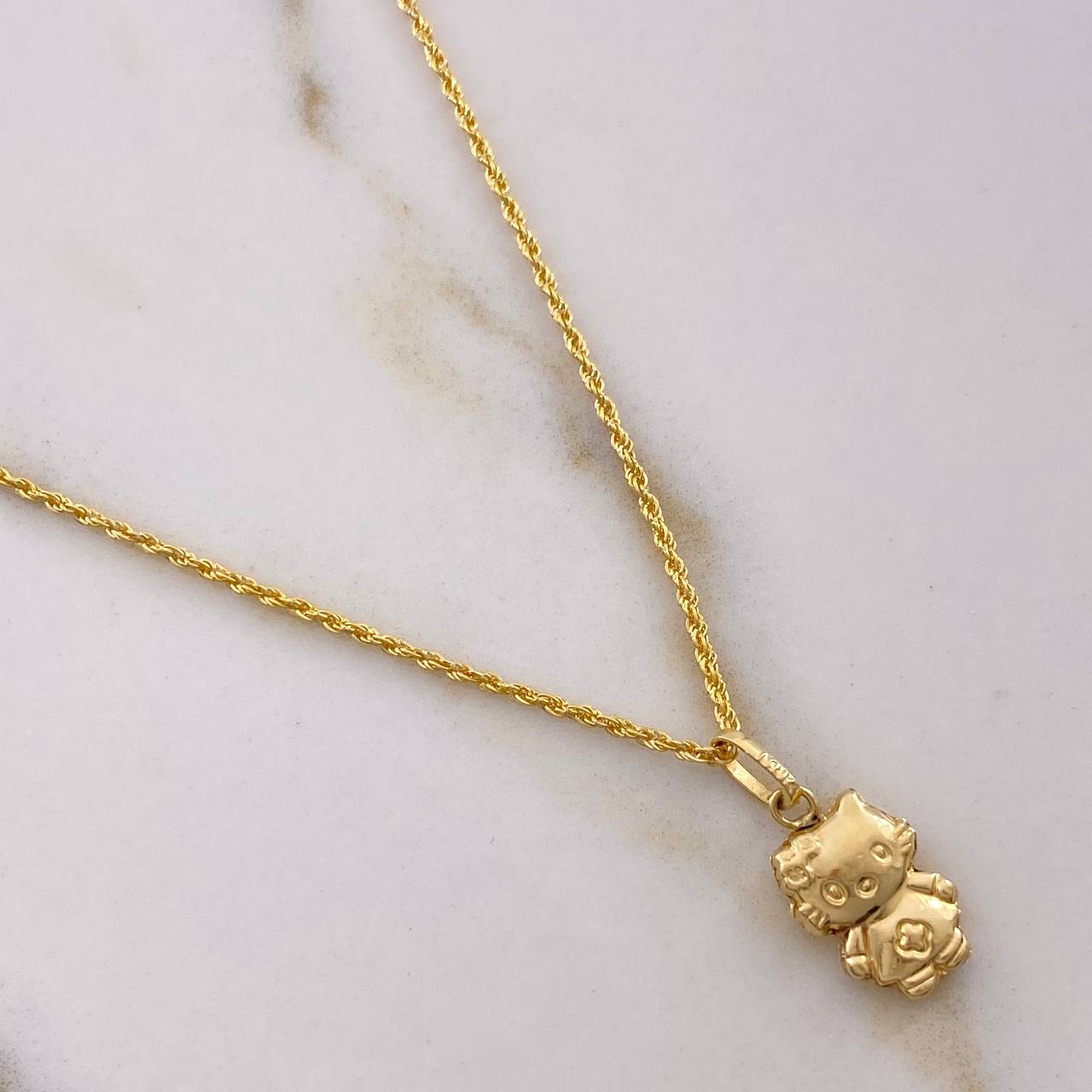 Cadena Lazo 0.9gr 50cm + Dije Gatita 0.6gr 2cm / Oro Amarillo (Oferta) &