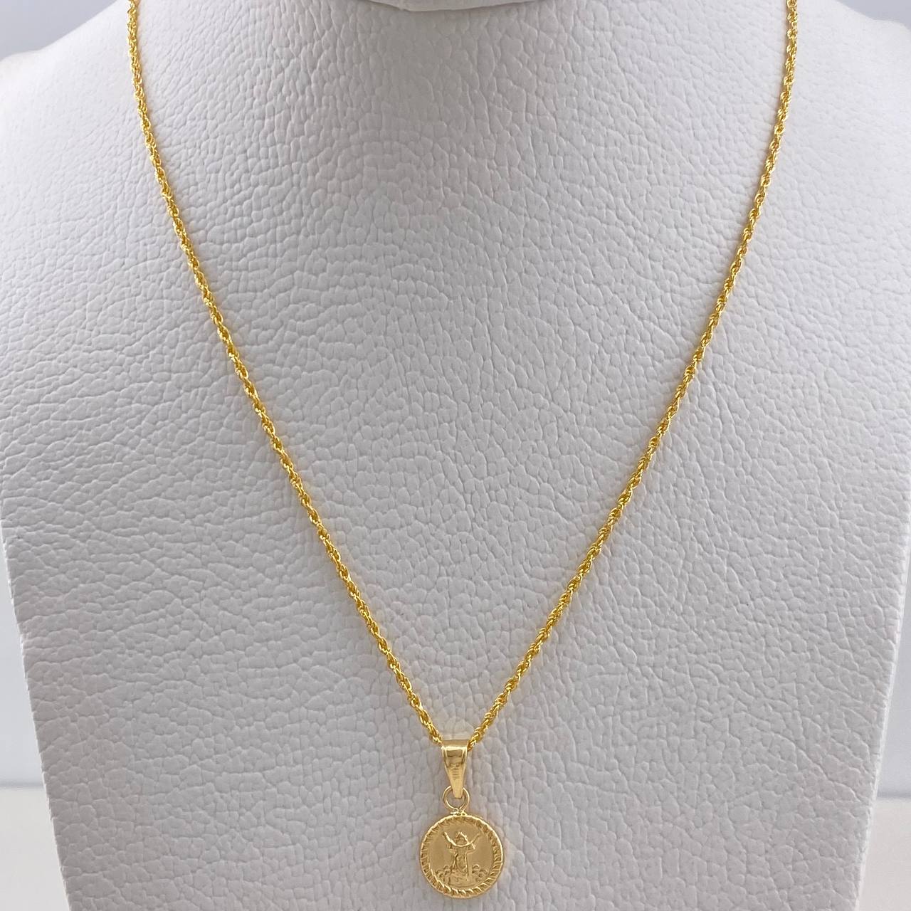 Cadena Lazo 0.9gr 50cm + Dije Medalla Divino Niño 0.45gr 1.7cm / Oro Amarillo (Oferta) &