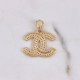 Dije CC 3.3gr / 2.6cm / Circones Blancos Oro Amarillo $